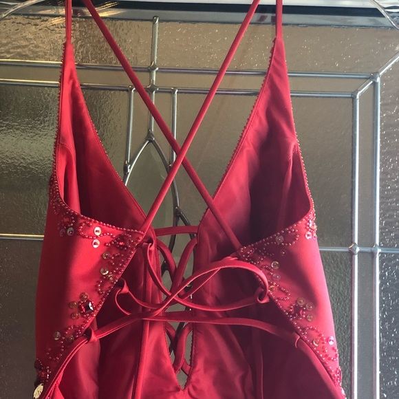 Beautiful beaded prom dress - Picture 3 of 4